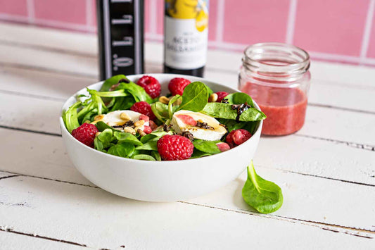 Feldsalat mit Himbeer-Vinaigrette und Ziegenkäse