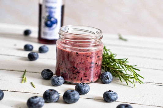 Heidelbeer-Senf-Dressing mit Blaubeerbalsamico