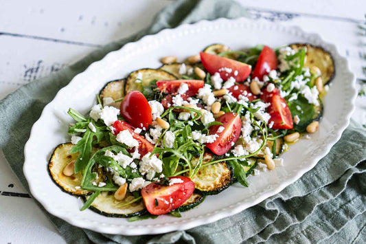 Zucchini-Feta-Salat mit Zitronen-Thymian-Vinaigrette