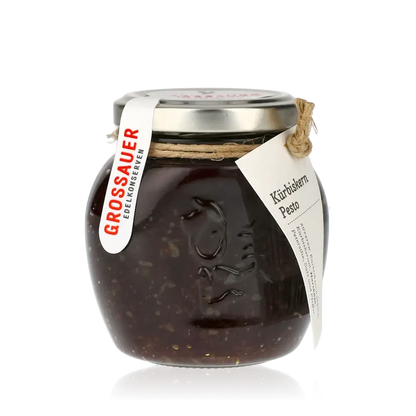 Glas Kürbiskernpesto von Grossauer Edelkonserven mit Etikett.