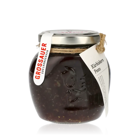 Glas Kürbiskernpesto von Grossauer Edelkonserven mit Etikett.