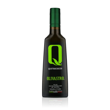 Quattrociocchi Olivastro Olivenöl Flasche vor schwarzem Hintergrund.