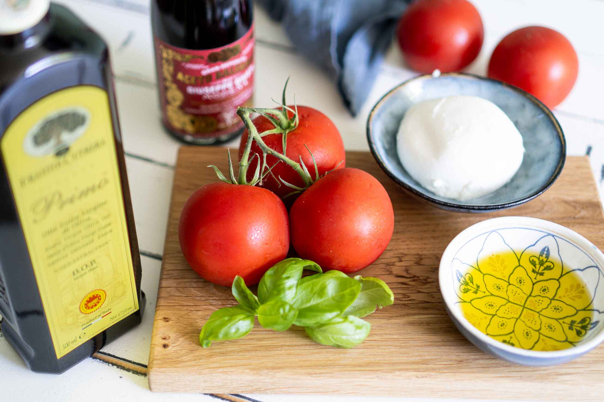 Zutaten für einen Caprese Salat