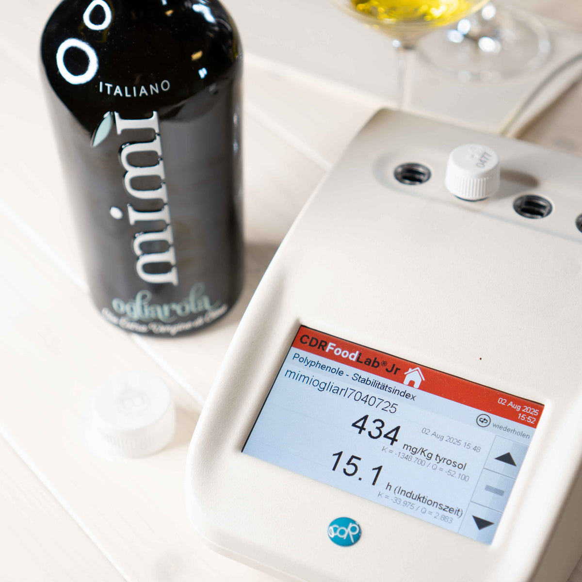 Olivenöl-Testgerät zeigt Polyphenole an