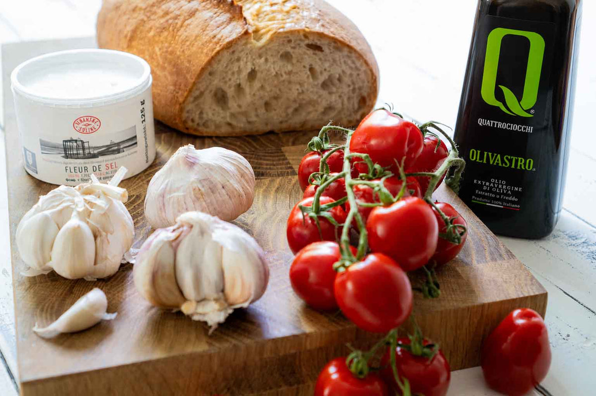 Zutaten für eine Bruschetta